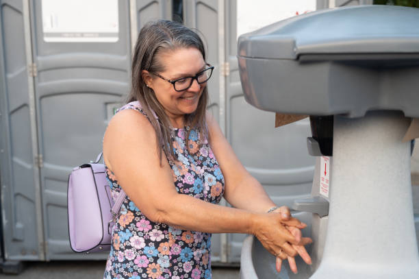 Best Best portable toilet rental  in Barneveld, WI